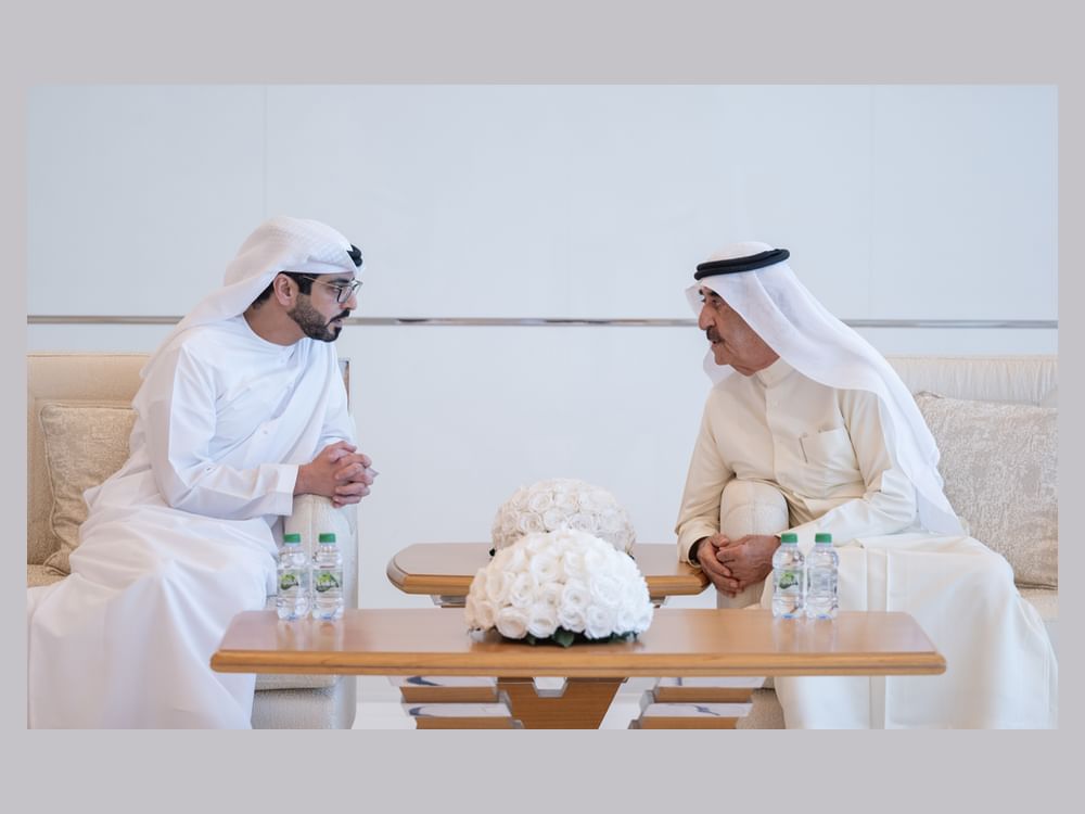 حاكم أم القيوين يتقبل تعازي سلطان بن حمدان بن زايد بوفاة الشيخة حصة بنت حميد بن عبدالرحمن الشامسي