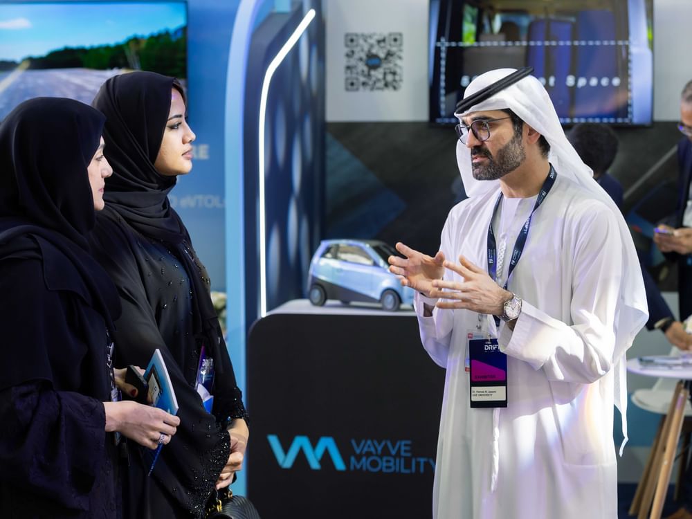 مركز الإمارات لأبحاث التنقل يشارك بجلسات إثرائية ومشاريع مبتكرة في "دريفت إكس"