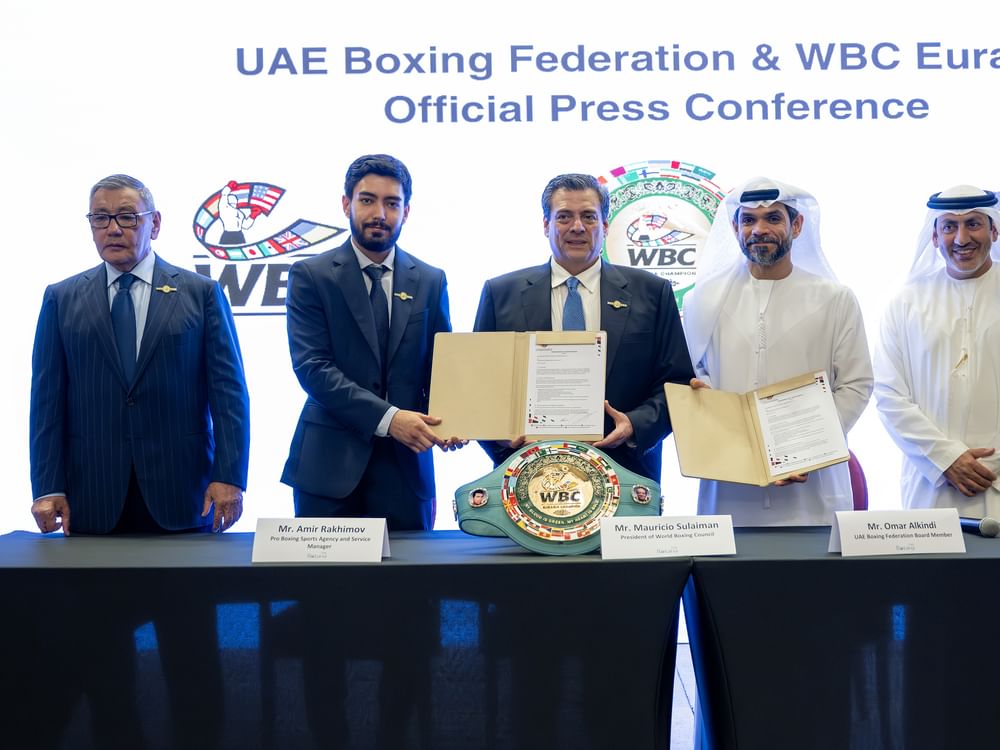 La Federación de Boxeo de EAU y el Consejo Mundial de Boxeo firman un acuerdo de cooperación