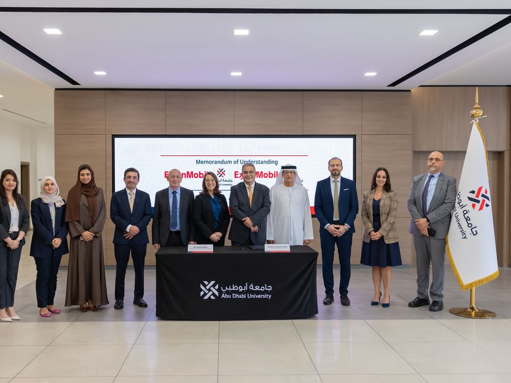 شراكة بين جامعة أبوظبي و"إكسون موبيل" لتمكين الطلبة في مجالات العلوم والتكنولوجيا