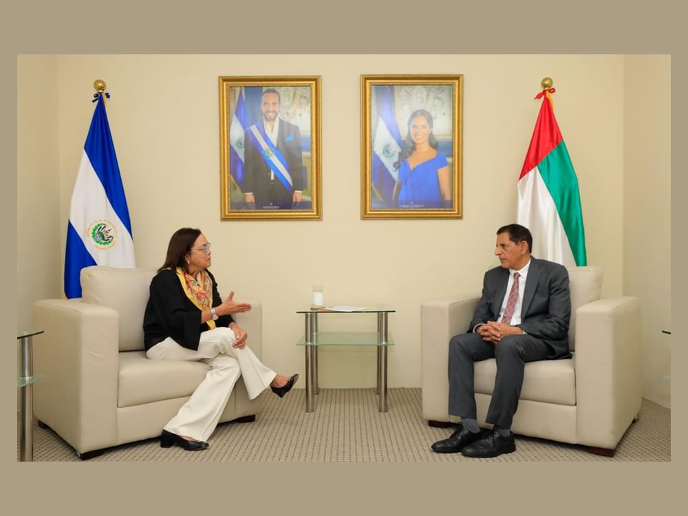 سفير الإمارات يلتقي وزيرة خارجية السلفادور 