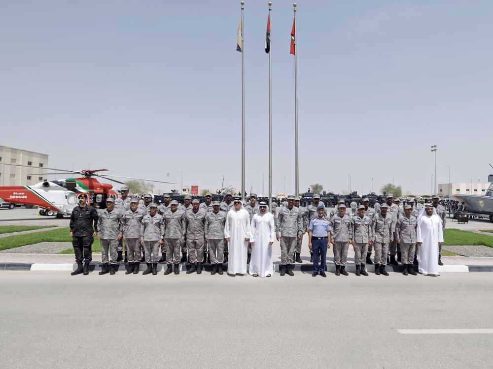 Hamdan bin Mohammed visita quartel-general da Guarda Nacional em Abu Dhabi