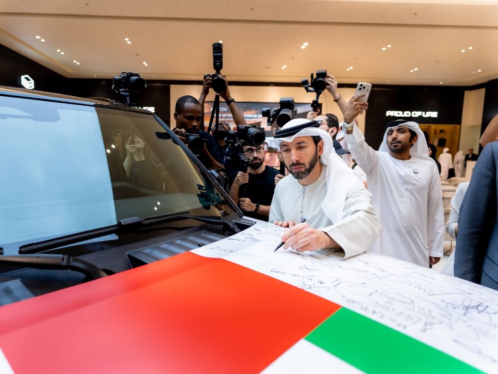  " روكس" تسلّم أول 100 سيارة تحمل علامة "صُنع في الإمارات" في خطوة تدعم توطين الصناعات المتقدمة  في الدولة