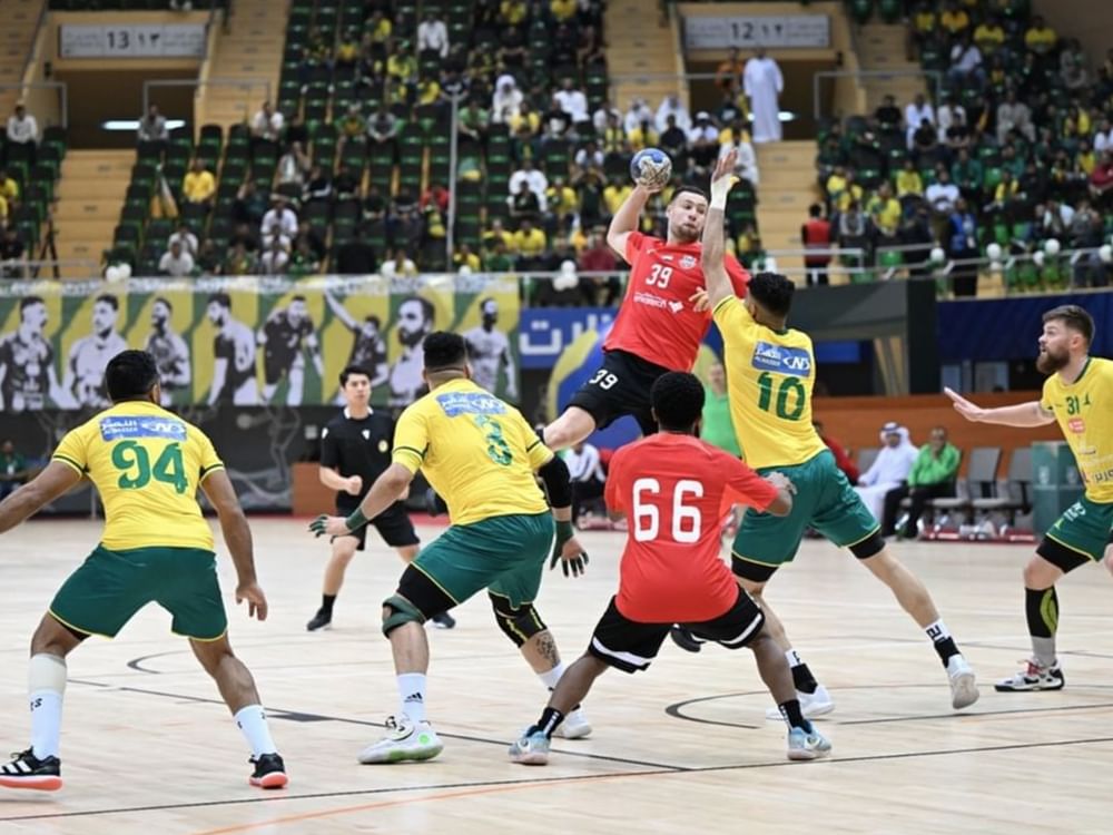 شباب الأهلي والخليج السعودي يتنافسان غداً على كأس سوبر اليد الإماراتي السعودي