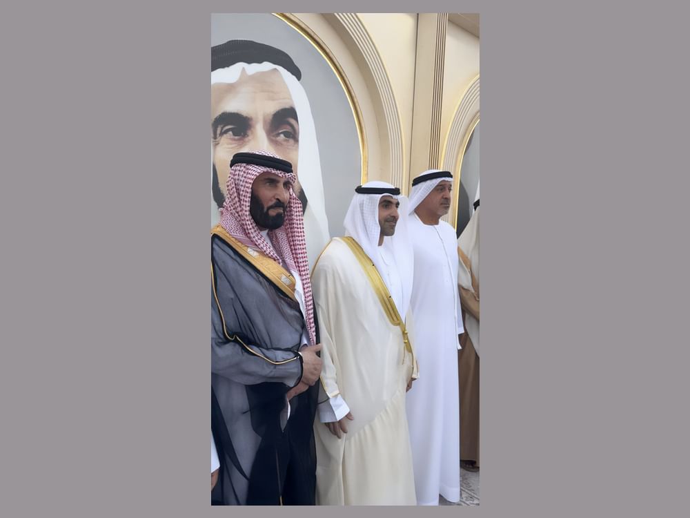 سلطان بن خليفة و حشر بن مكتوم وعبدالله آل حامد يحضرون أفراح القواسم والنعيمي