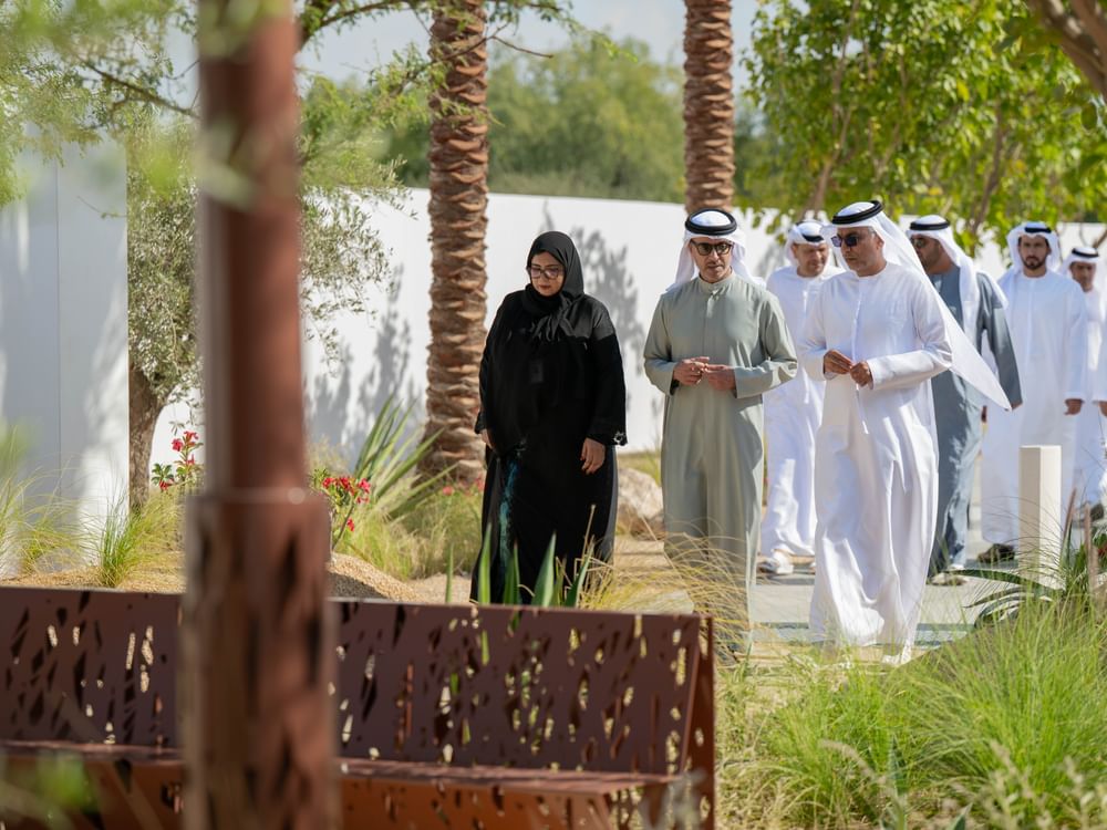 هزاع بن زايد يزور منتزه "الصاروج بارك" ويطلع على مرافقه الجديدة بعد عملية إعادة التطوير والتأهيل