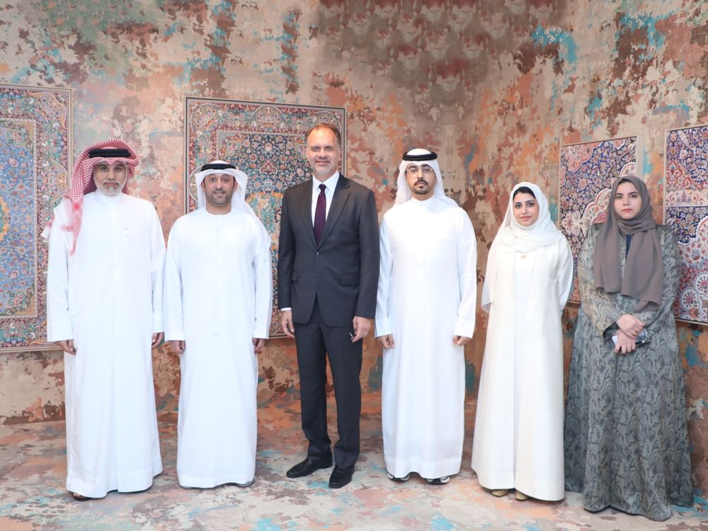 US delegation views artworks featured at Sharjah Islamic Arts Festival
