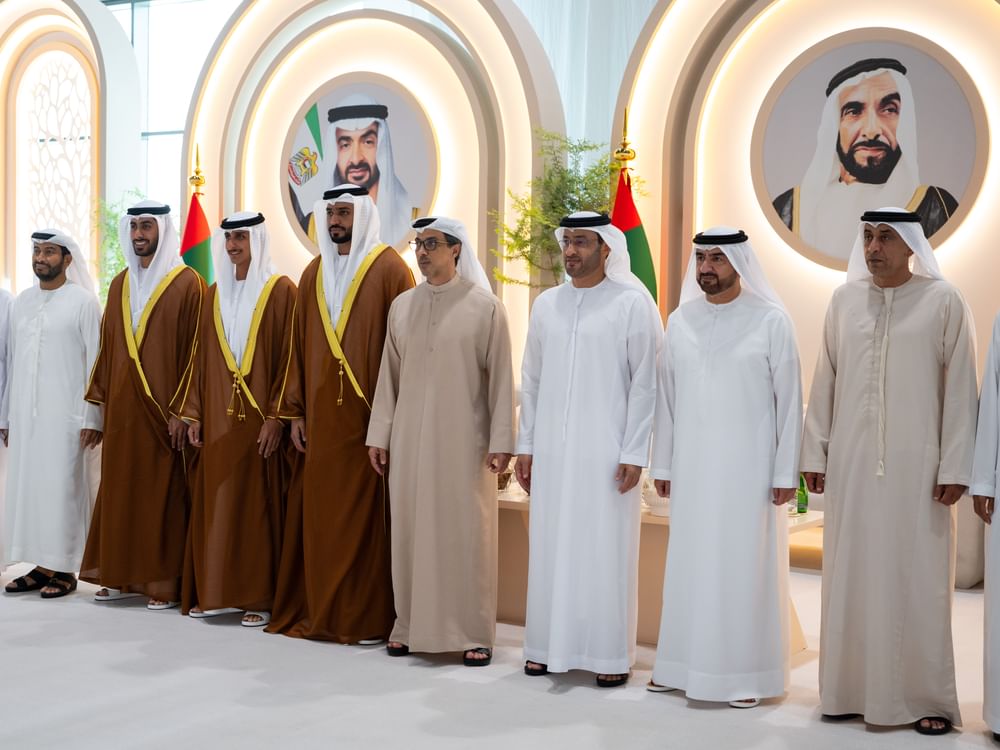منصور بن زايد يحضر أفراح الشامسي والسالمي