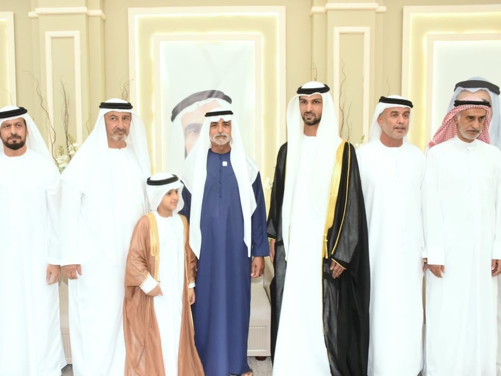 نهيان بن مبارك يحضر أفراح الأحبابي والمنصوري في العين