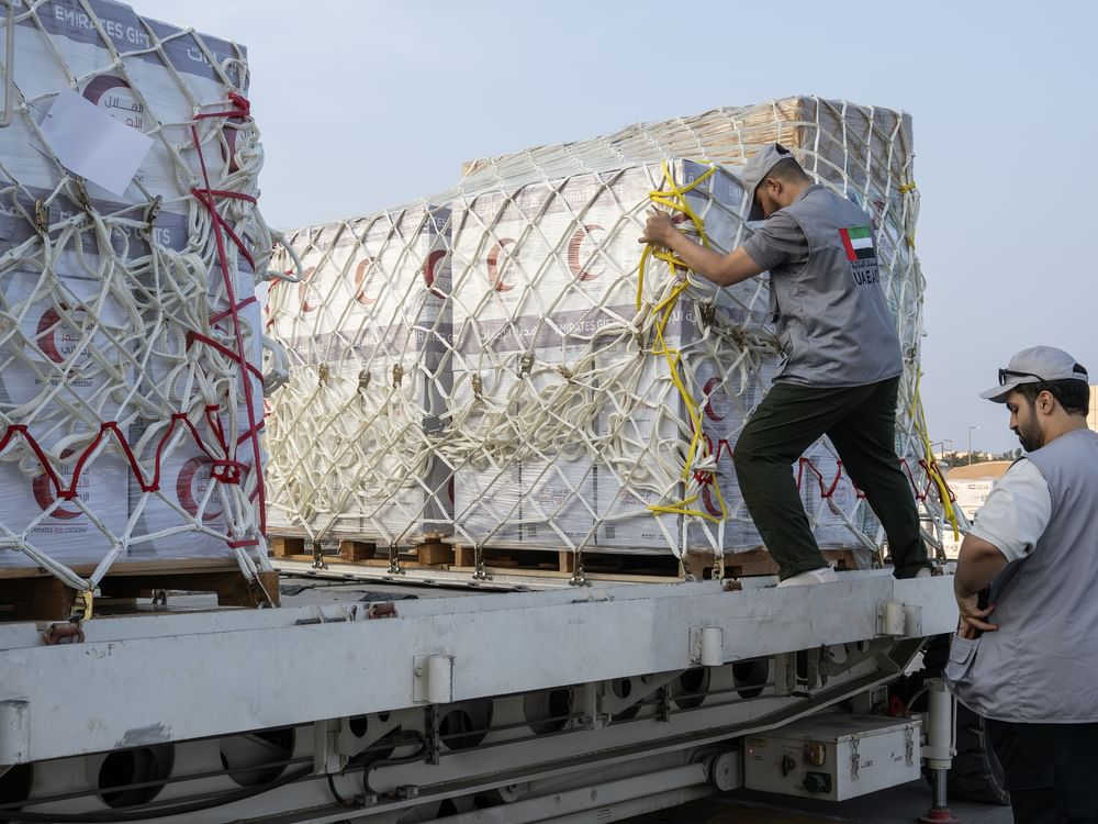 UAE provides rapid humanitarian assistance to people affected by floods in Sri Lanka