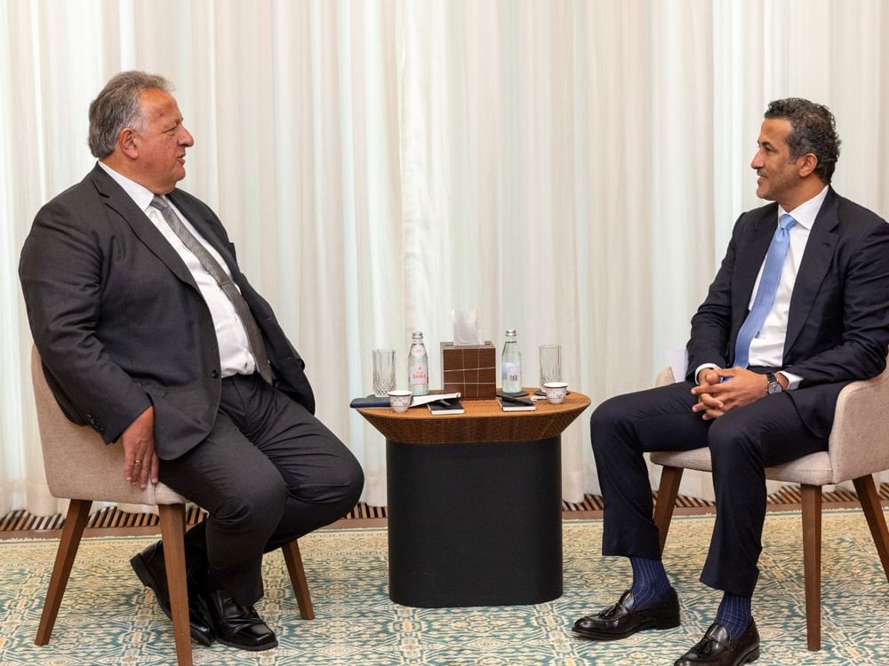 سعيد الهاجري يبحث مع رئيس "موديرنا" فرص الاستثمار والتعاون في الصناعات الدوائية المتقدمة