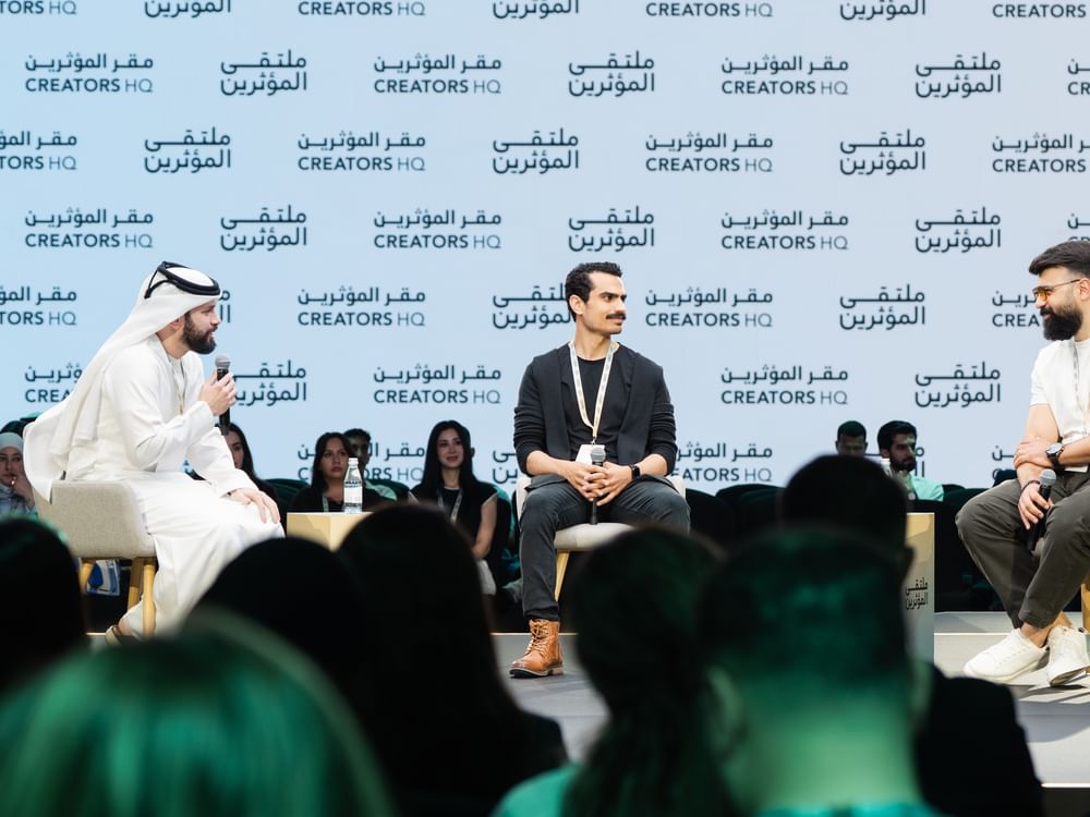 مؤثرون: على صناع المحتوى في وقت الأزمات التحوّل من السعي وراء المشاهدات إلى دعم المجتمعات وبناء الثقة