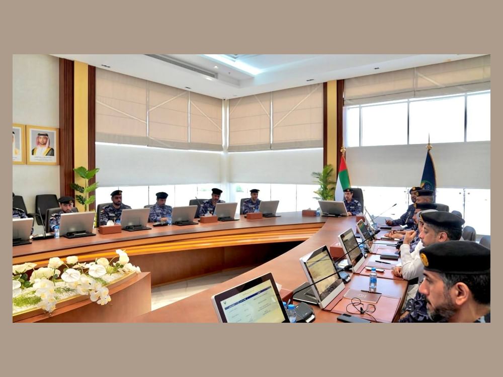 شرطة عجمان تناقش نتائج الأداء المؤسسي للنصف الأول