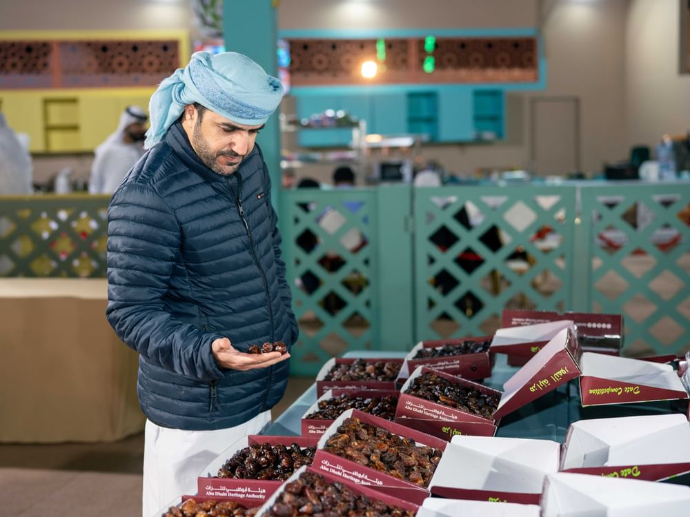 منافسات قوية في "الوثبة للتمور" وإعلان نتائج عدد من المسابقات