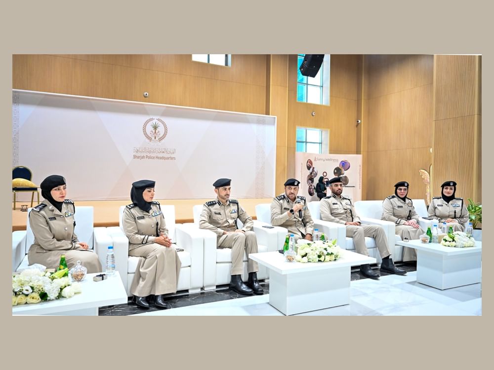 شرطة الشارقة تحتفي بيوم المرأة الإماراتية 