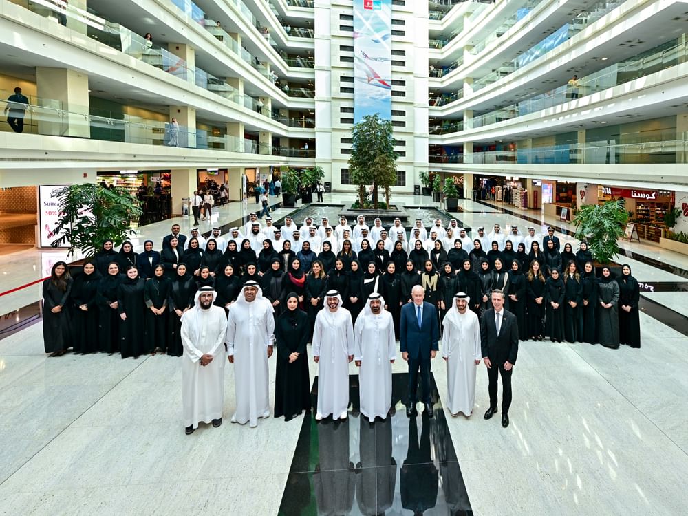 مجموعة الإمارات تحتفي بإتمام 90 مواطناً ومواطنة لـ 14 برنامجاً للقيادة والتطوير المهني