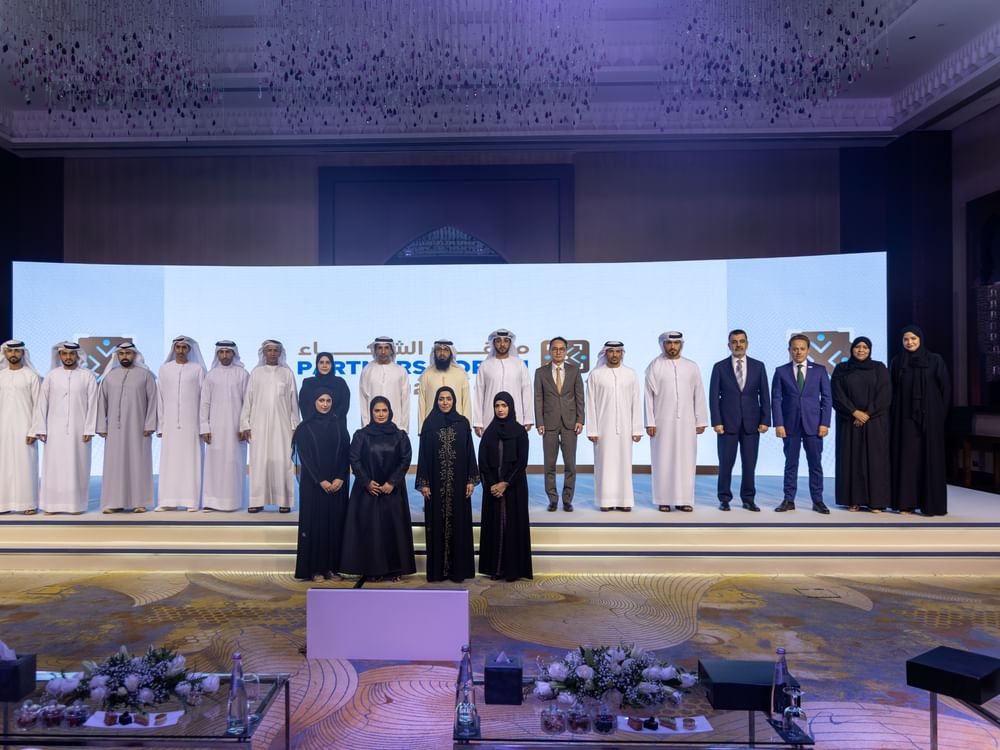 دائرة الميناء والجمارك بعجمان تكرم شركائها الإستراتيجيين