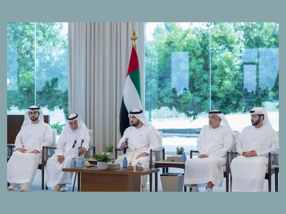 Hamdan bin Zayed receives citizens in Al Dhannah