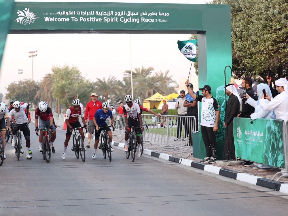 شرطة دبي تتوج الفائزين في سباق "الروح الإيجابية" للدراجات الهوائية