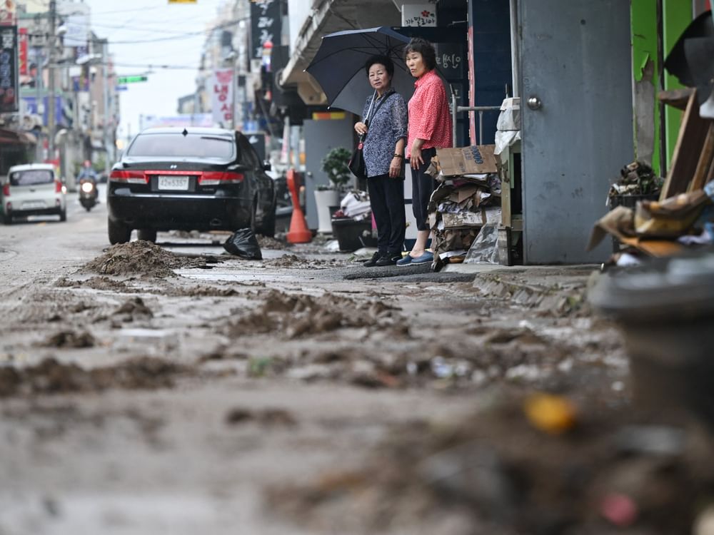韩国暴雨已致1人死亡 超百人被疏散