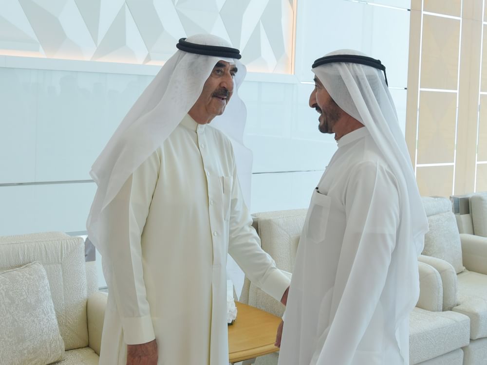 حاكم أم القيوين يتقبل التعازي من الشيوخ والمواطنين والمقيمين فى وفاة والدته الشيخة حصة بنت حميد بن عبدالرحمن الشامسي