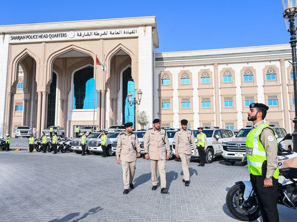 La police de Charjah dévoile une flotte de patrouilles intelligentes pour renforcer la rapidité d’intervention