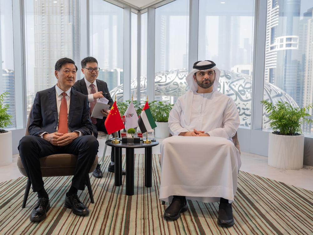 谢赫曼苏尔·本·穆罕默德会见中国奥委会主席