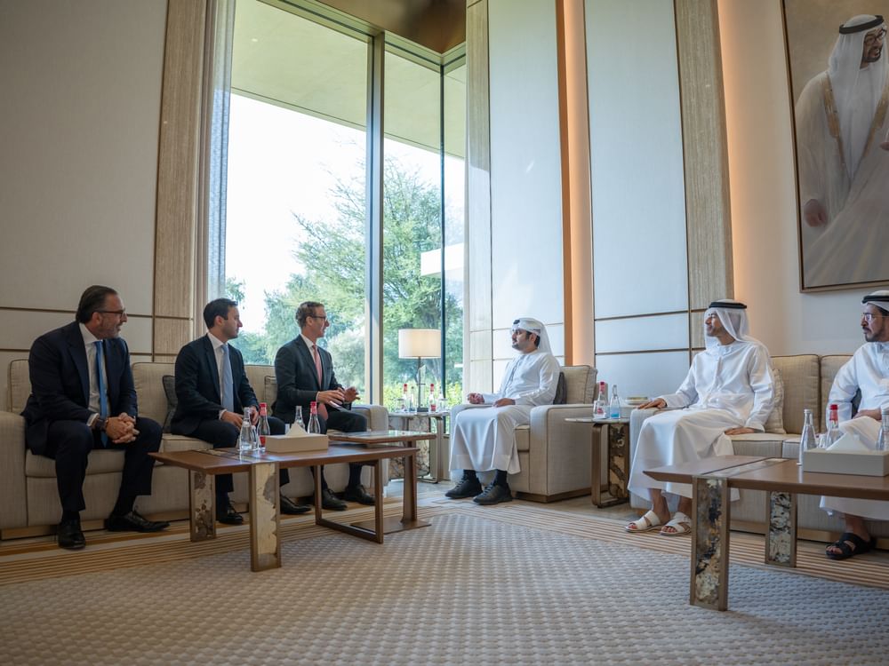 Maktoum bin Mohammed meets with Chairman of CVC Marathon