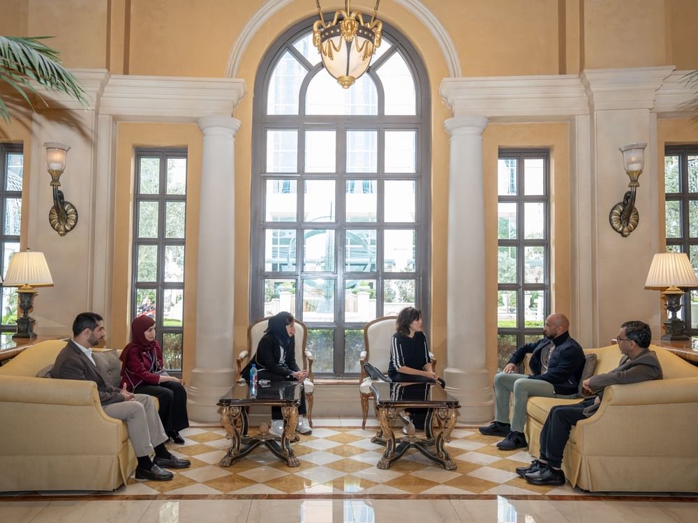 عبد الله آل حامد يبحث سبل التعاون مع رئيسة أكاديمية فنون وعلوم الصور المتحركة المنظمة لجوائز الأوسكار في لاس فيغاس