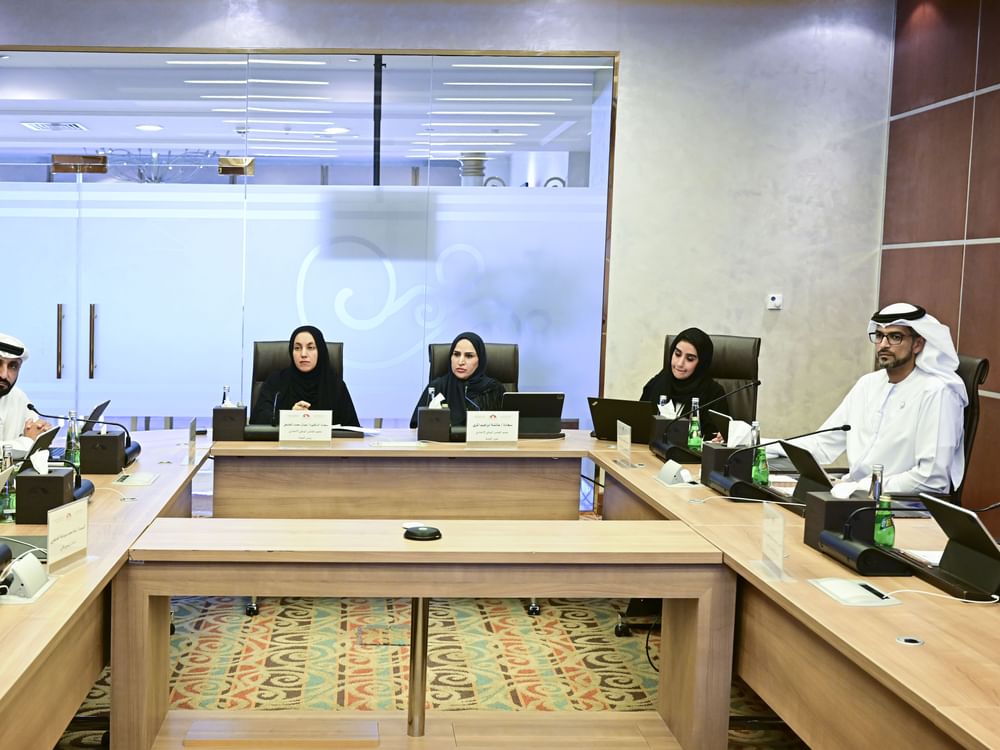 لجنة شؤون التقنية بـ"الوطني" تطلع ضمن برنامج "إثراء" على اختصاصات اللجنة التشريعية والرقابية