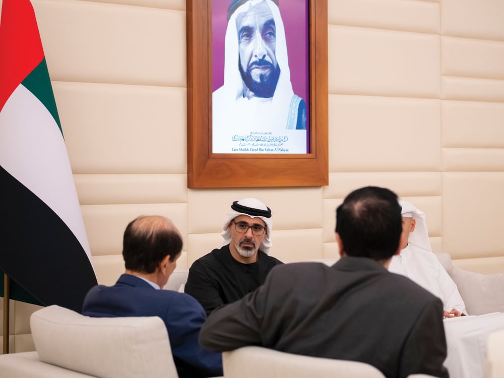 Príncipe herdeiro de Abu Dhabi se reúne com presidente do Milken Institute