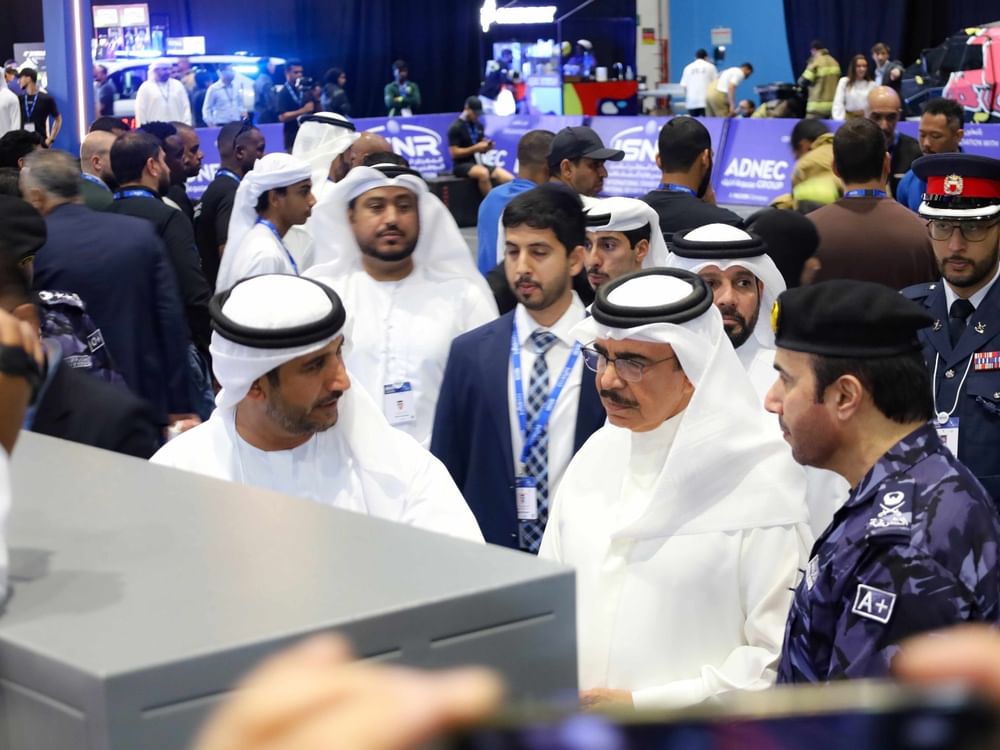 Bahraini Interior Minister visits Tasleeh pavilion at ISNR 2026