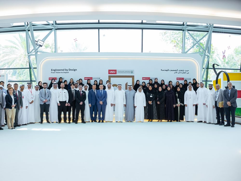 جامعة الإمارات تقدم ابتكارات طلابية تقود إلى حلول مستقبلية 

