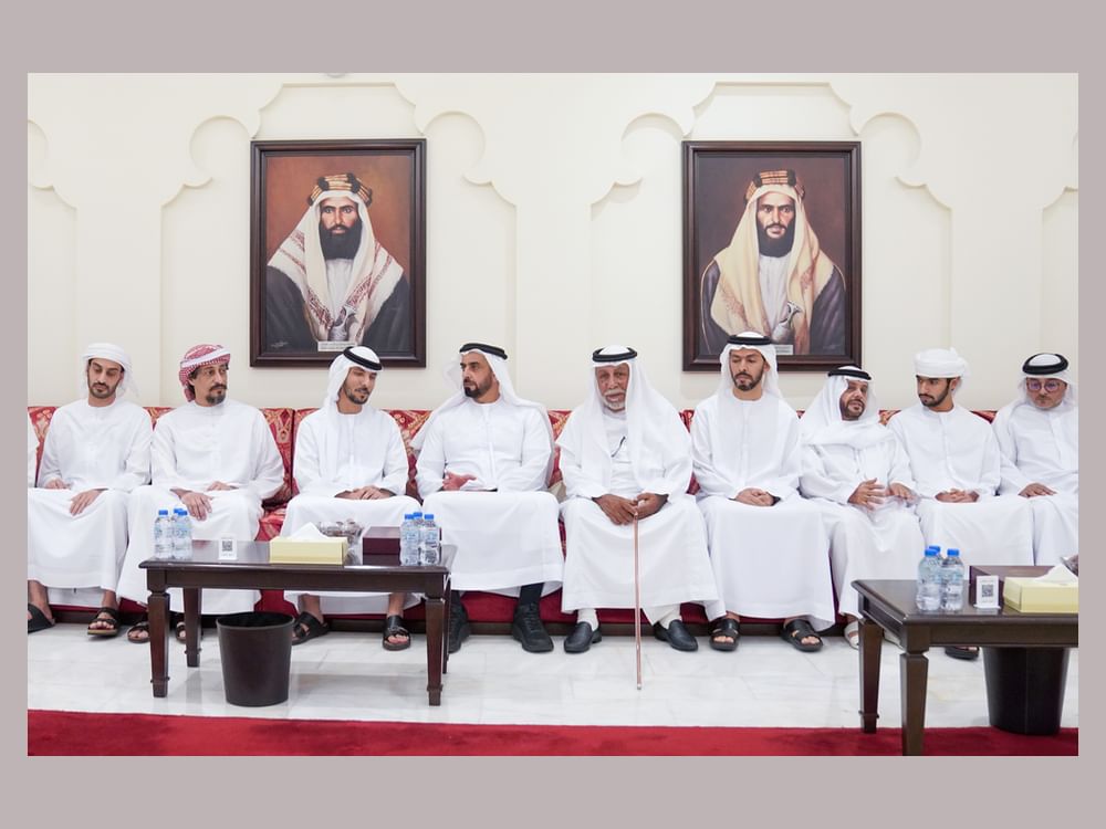 سيف بن زايد يعزي في وفاة زايد بن صقر الفلاحي
