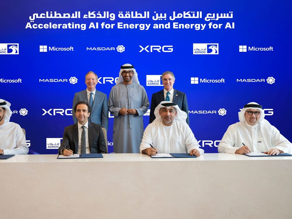 "أدنوك" و"مصدر" و"XRG" و"مايكروسوفت" تُبرم شراكة إستراتيجية لتعزيز التكامل بين قطاعَي الطاقة والذكاء الاصطناعي  