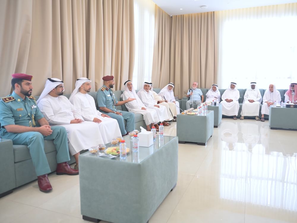 وزارة الداخلية تنظم جلسة تفاعلية مع كبار المواطنين ضمن اللقاءات الدورية لمجالس المتعاملين
