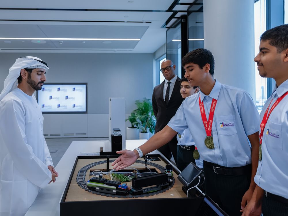Hamdan bin Mohammed congratulates four Emirati students on winning gold at International Greenwich Olympiad