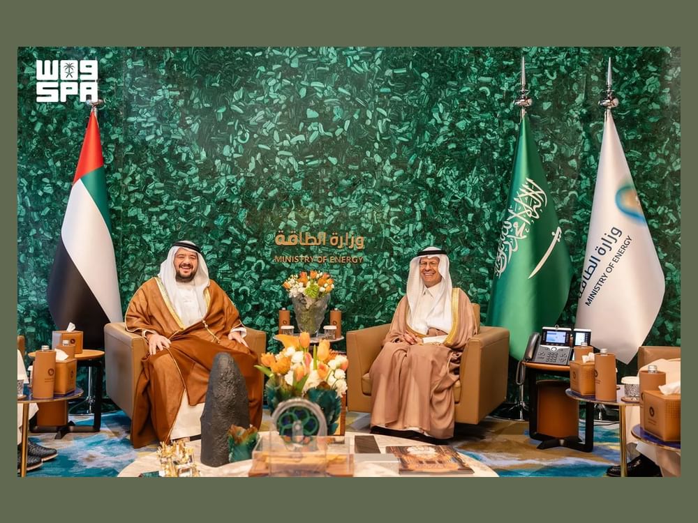 وزير الاستثمار ووزير الطاقة والصناعة والثروة المعدنية السعودي يوقعان مذكرة تفاهم لتعزيز الربط السككي والتكامل في البنية التحتية