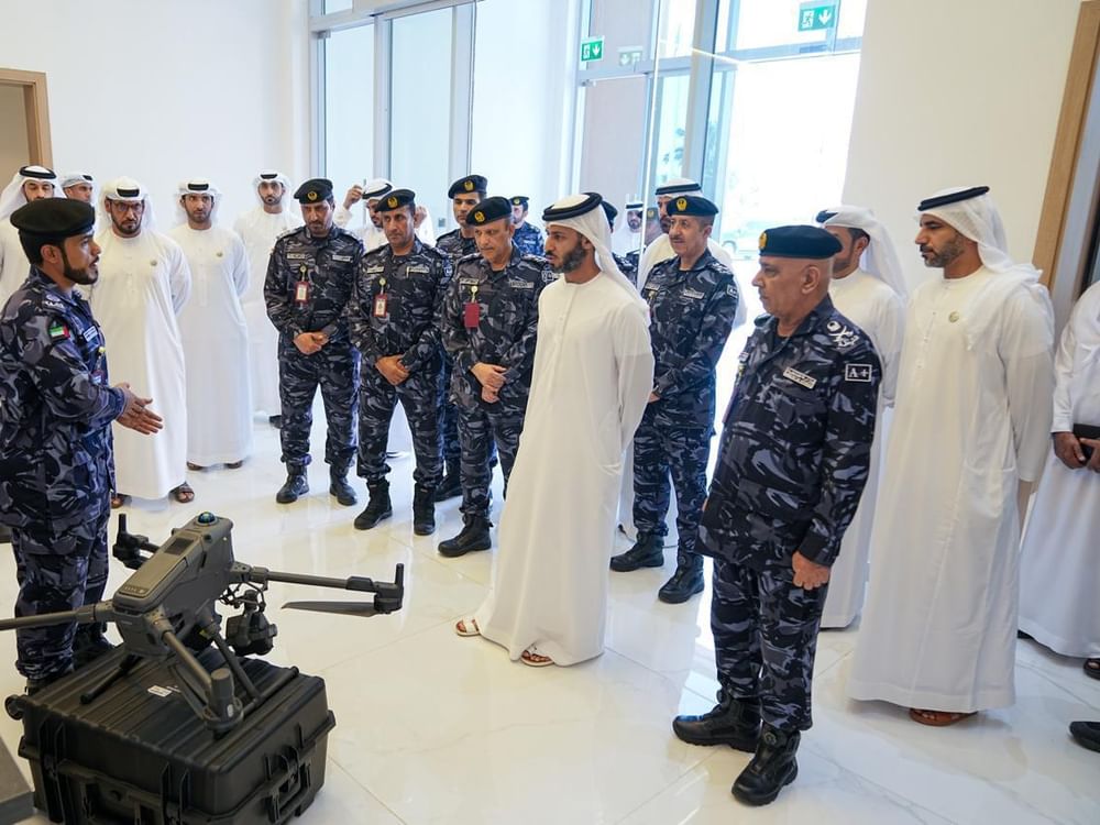 رئيس الجهاز الوطني لمكافحة المخدرات يطّلع على جهود شرطة رأس الخيمة في مكافحة الجريمة والمخدرات