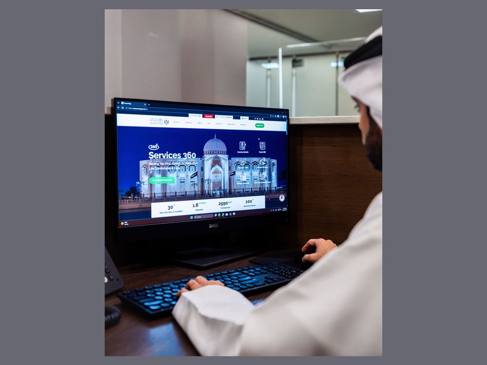 "كهرباء الشارقة" تتوج مسيرة تحولها الرقمي بـ 15 جائزة وتنجز أكثر من 720 ألف معاملة خلال 3 سنوات