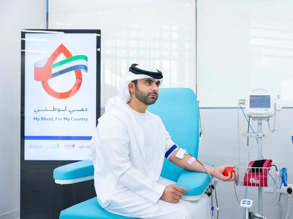 Mansoor bin Mohammed donates blood in support of ‘My Blood, for My Country’ campaign
