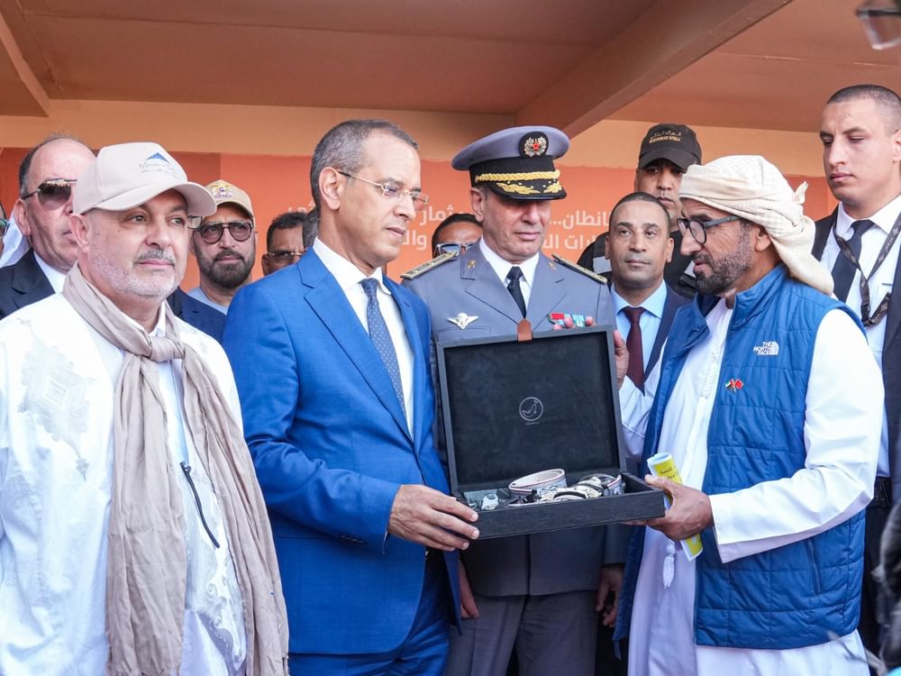 وفد مغربي يزور جناح الإمارات في موسم طانطان