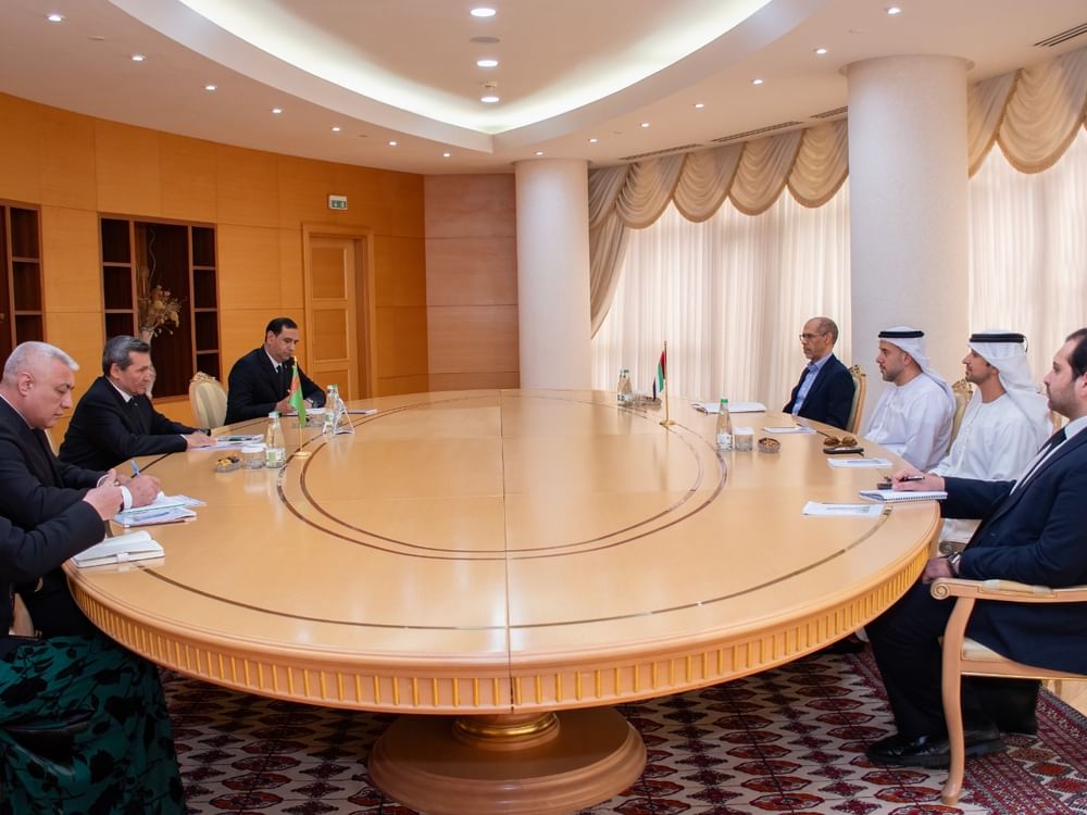 سفير الإمارات يلتقي نائب رئيس مجلس وزراء تركمانستان ورئيس هيئة النقل والاتصالات التركمانية