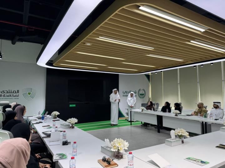شرطة دبي تنظم ندوة توعوية بالمخدرات وتحتفل باليوم العالمي للنزيل  
