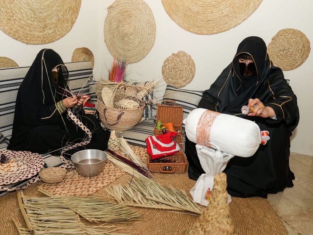 "أبوظبي للتراث" تشارك بمعرض"النالية المتنقل"