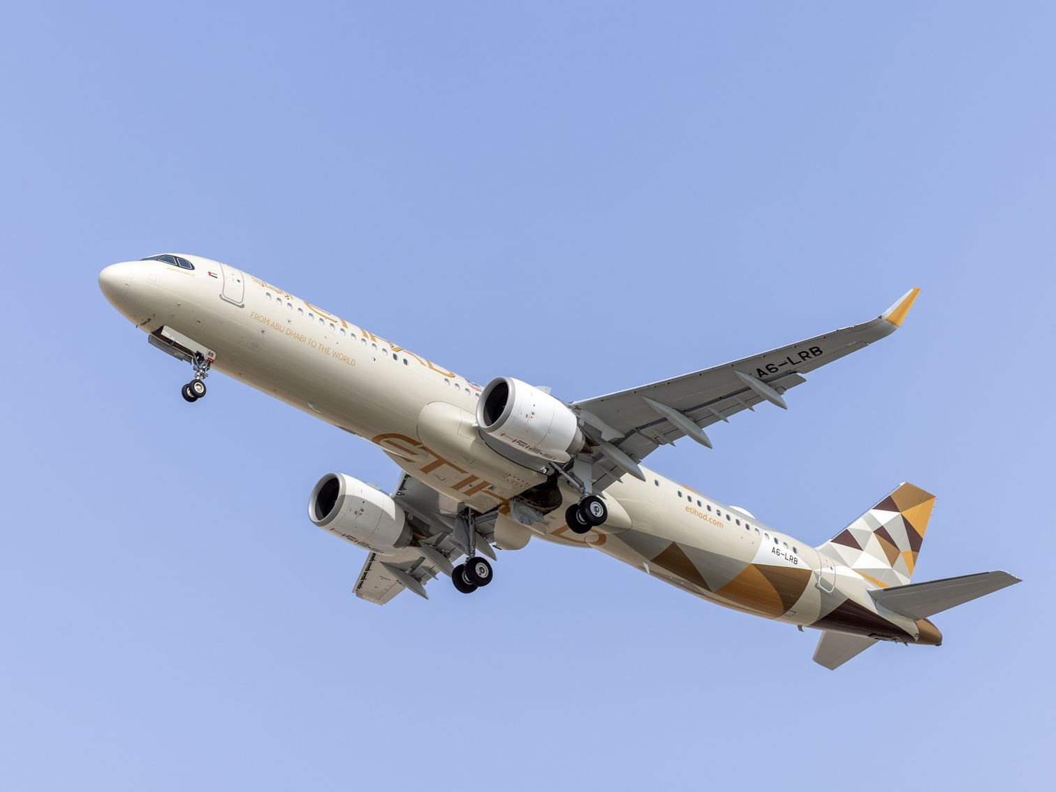 Etihad Airways, entre las mejores aerolíneas del mundo en el AirHelp Score 2025