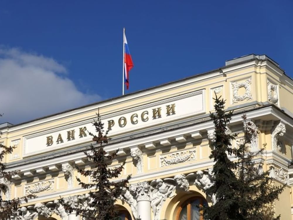 Russia's trade surplus rises 41% in April