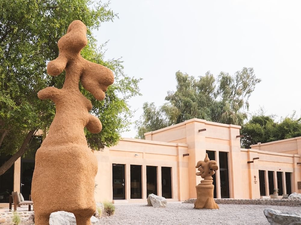 Departamento de Cultura e Turismo prorroga exibição de obras comissionadas da Abu Dhabi Art em Al Ain