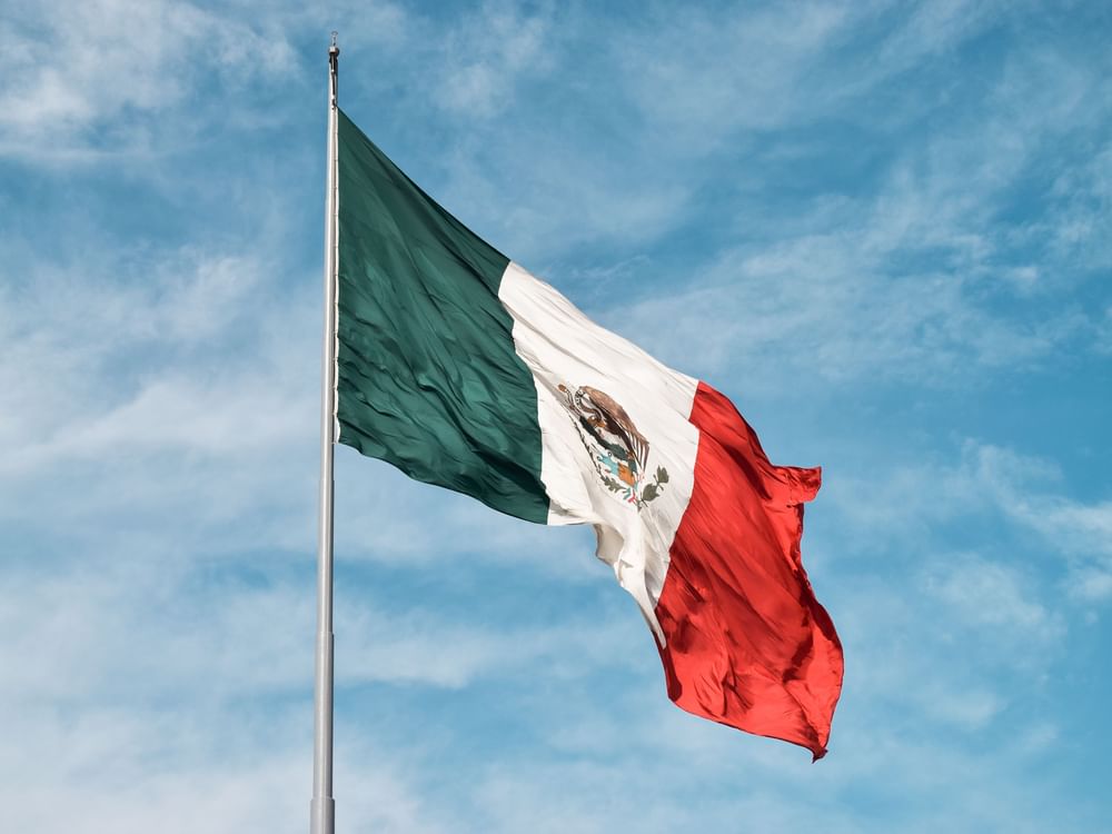 8 killed in collision between bus, truck on Mexico’s Gulf coast