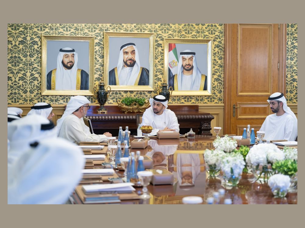Hamdan bin Zayed préside la réunion du conseil d’administration du Croissant-Rouge des Émirats